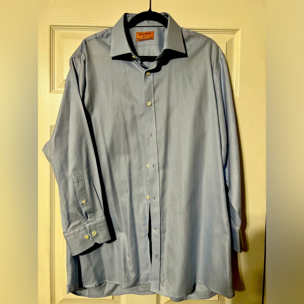 Hickey Freeman Contemporary Fit dress shirt. Neck size 17.5  32/33 light blue
